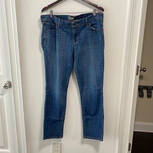 💙 Old Navy Diva Straight Leg Jeans 💙